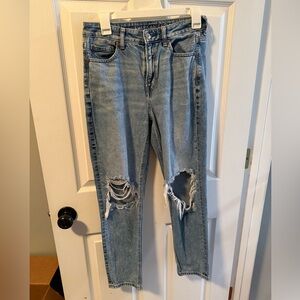 Women’s American Eagle Mom Jeans Size 4 Short